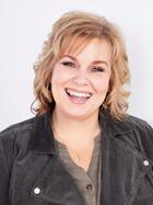Julie Edwards photo